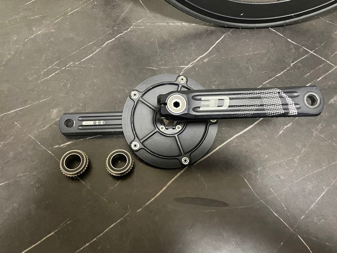 ROTOR 3Dトラッククランクセット ベアリング付き