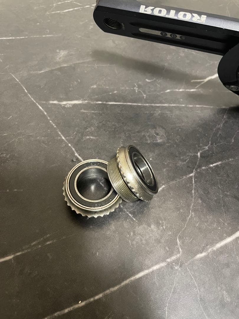 ROTOR 3Dトラッククランクセット ベアリング付き