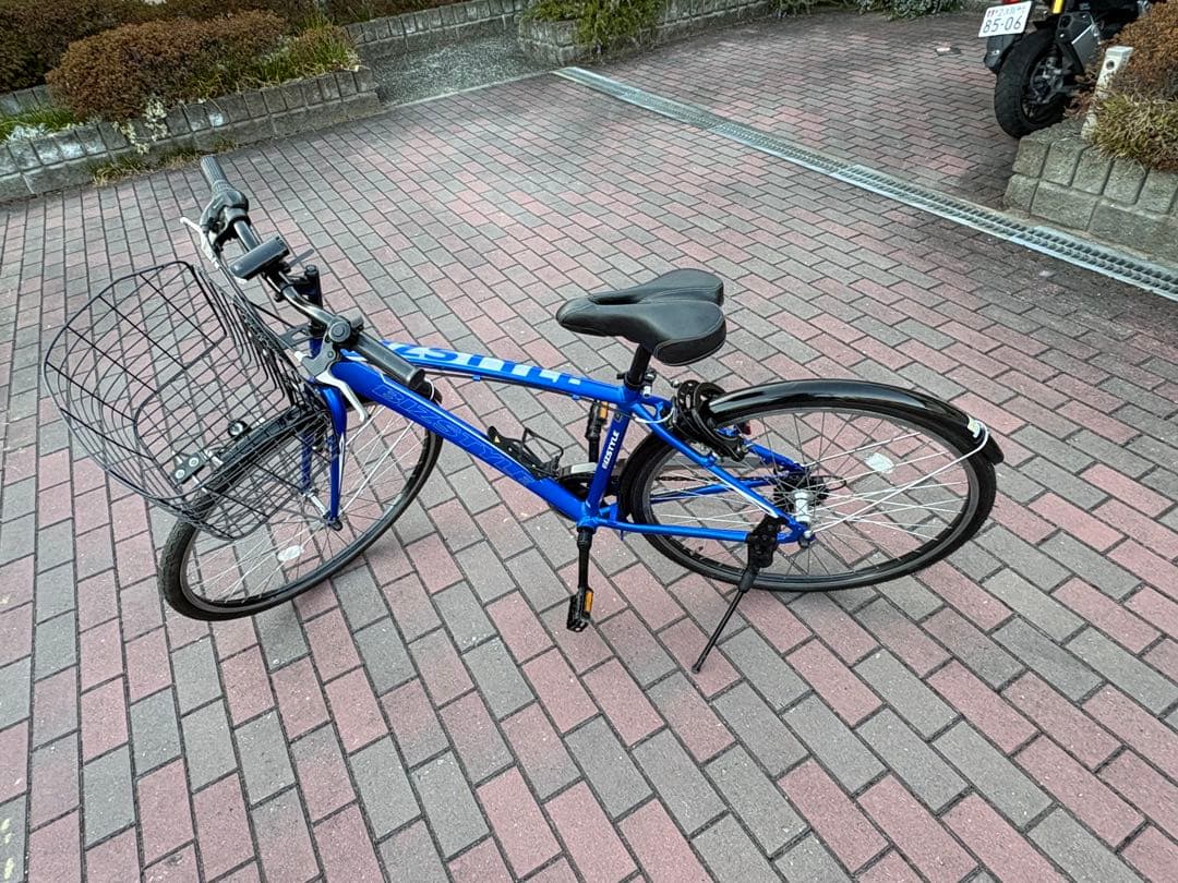 新品タイヤ・通勤通学快速バイク(700c)お届けでも、お引き取りでも大丈夫です。