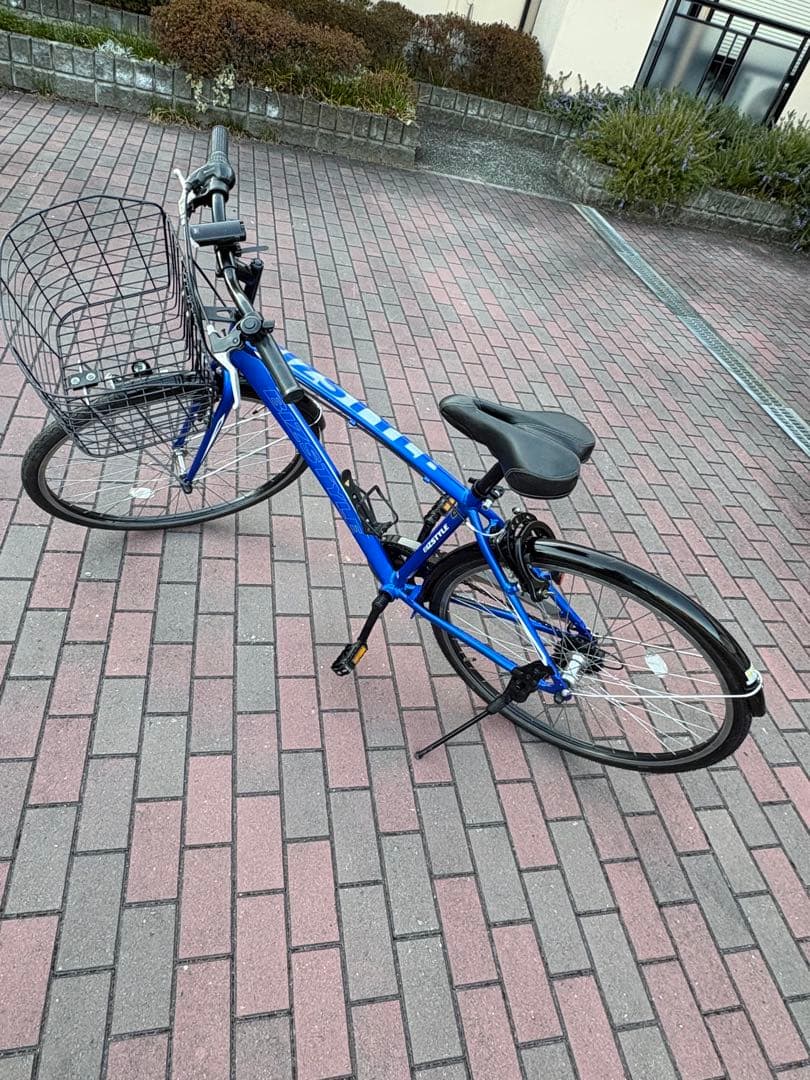 新品タイヤ・通勤通学快速バイク(700c)お届けでも、お引き取りでも大丈夫です。