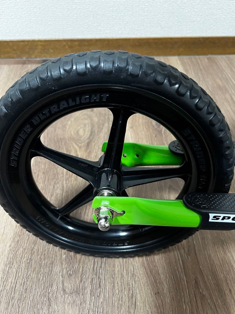 STRIDER ストライダー 12インチ スポーツモデル 緑 グリーン