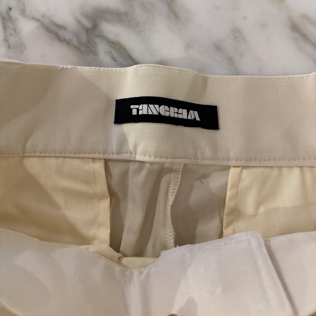 新品未使用THIGERIA タングラム　パンツ　チノパン　ゴルフ　ライトベージュ