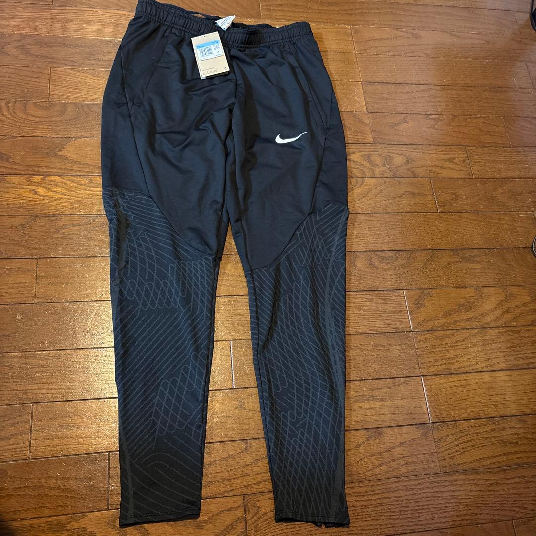 Nike トレーニングウェア　セットアップ　黒