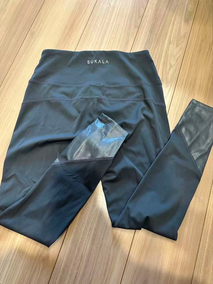 SUKALA新品未使用ヨガパンツシマープリントレギンスL