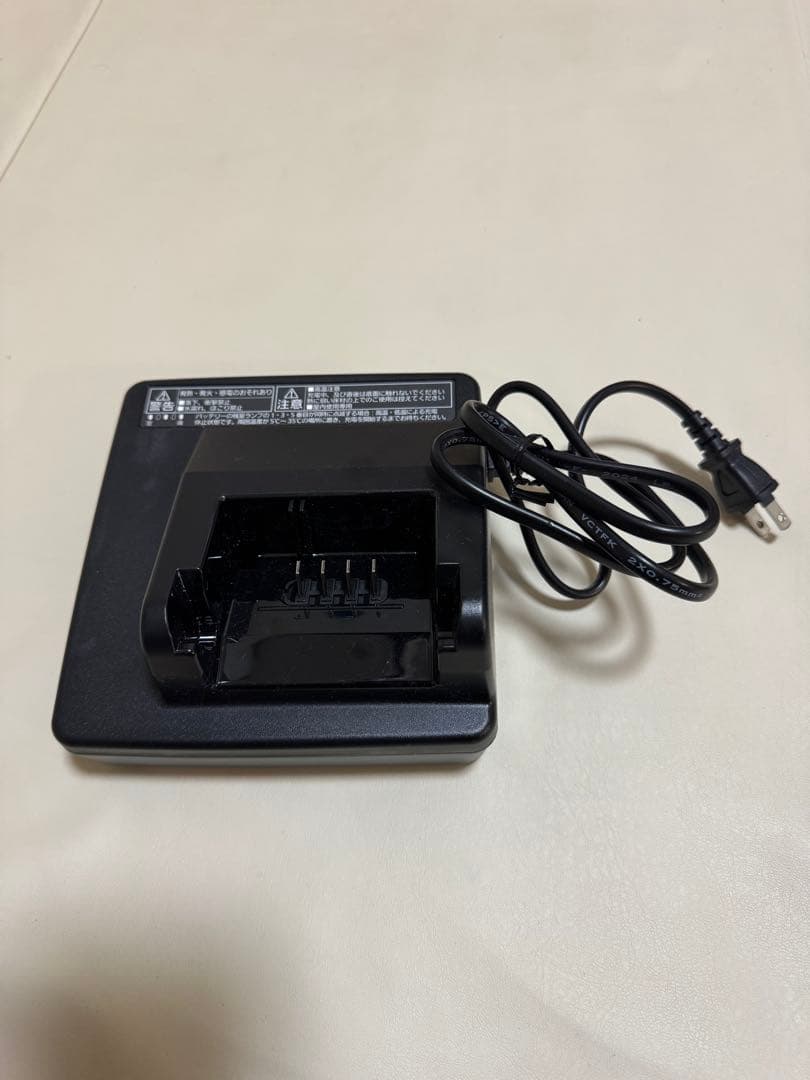 電動自転車用 充電器 黒