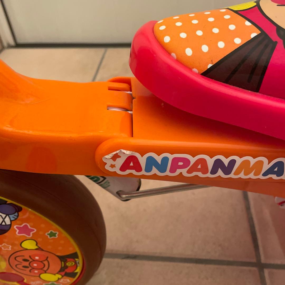アンパンマン 三輪車 赤