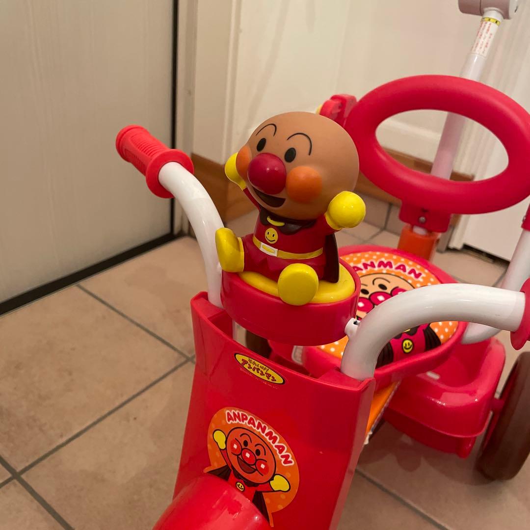 アンパンマン 三輪車 赤