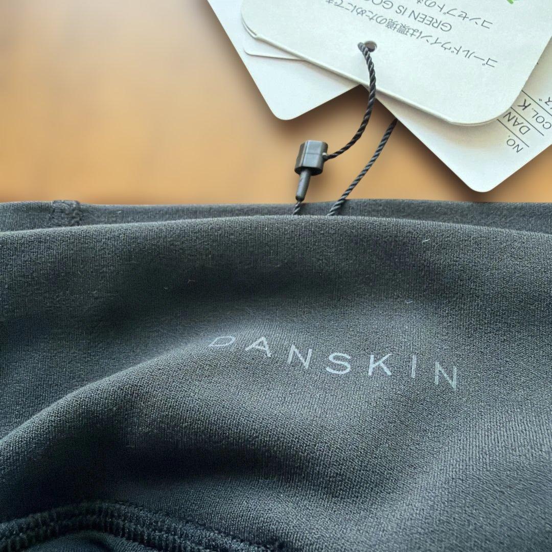 新品未使用！ダンスキン DANSKIN ALLONGE LEGGINGS 黒　S