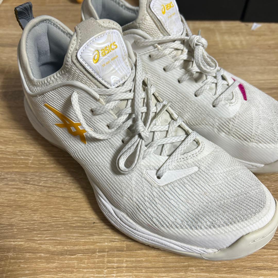 ASICS バスケットボールシューズ 女性用 ホワイト/ピンク/ゴールド