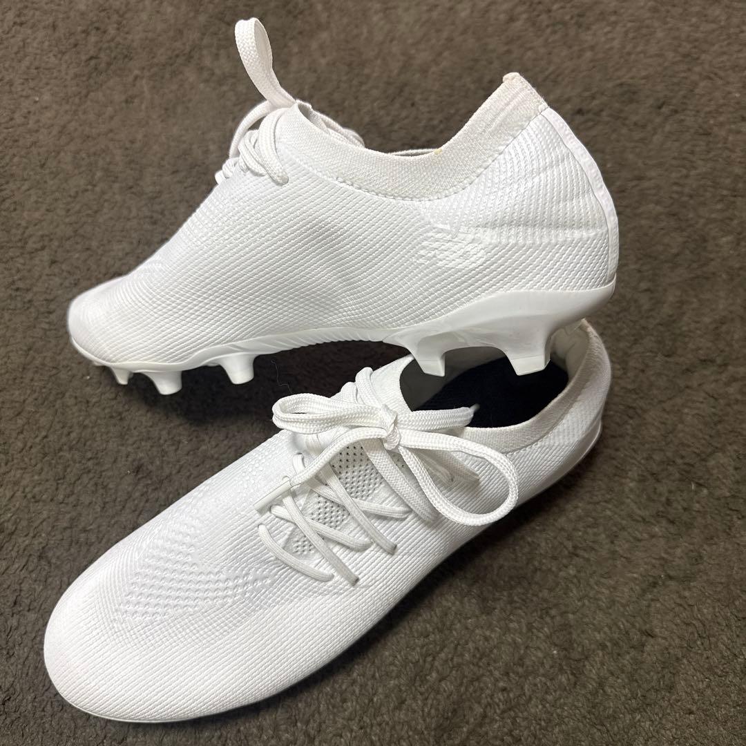 NB ホワイト サッカーシューズ FG