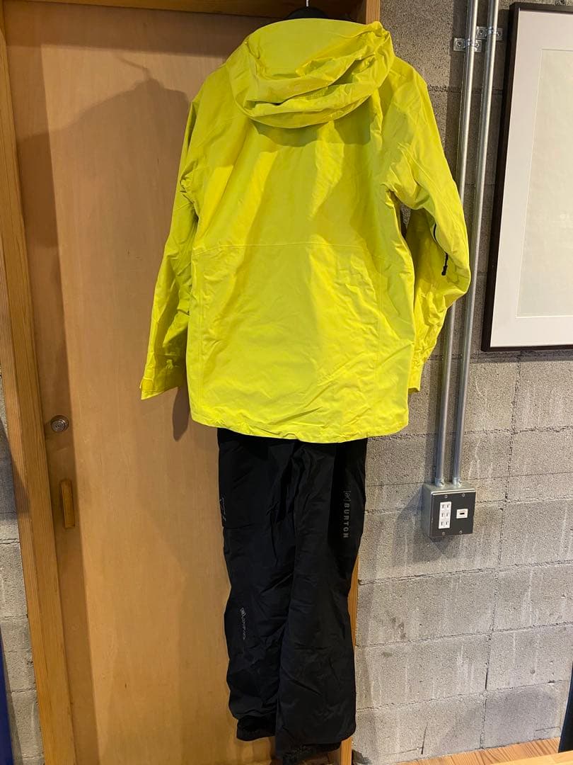 【美品】上下セット　バートン【ak】 スノーボードウェア　2L GORE-TEX