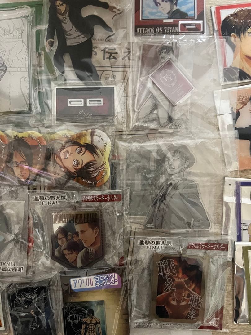 進撃の巨人　バラ売り可　エレン　リヴァイ　アクスタ　キーホルダー　ポスカ