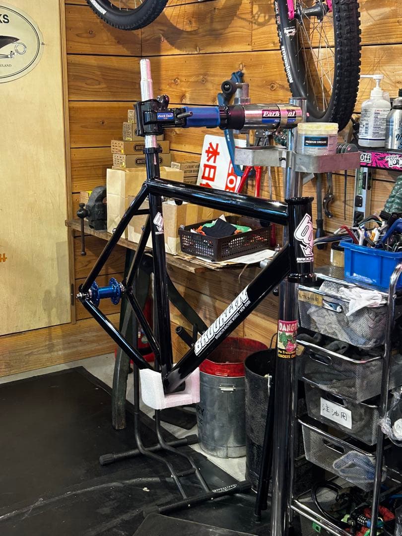出品今週で取り止め　Brooklyn machine works V4 Mサイズ