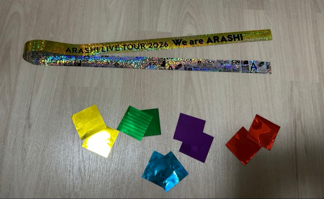 We are ARASHI 銀テープ+落下物