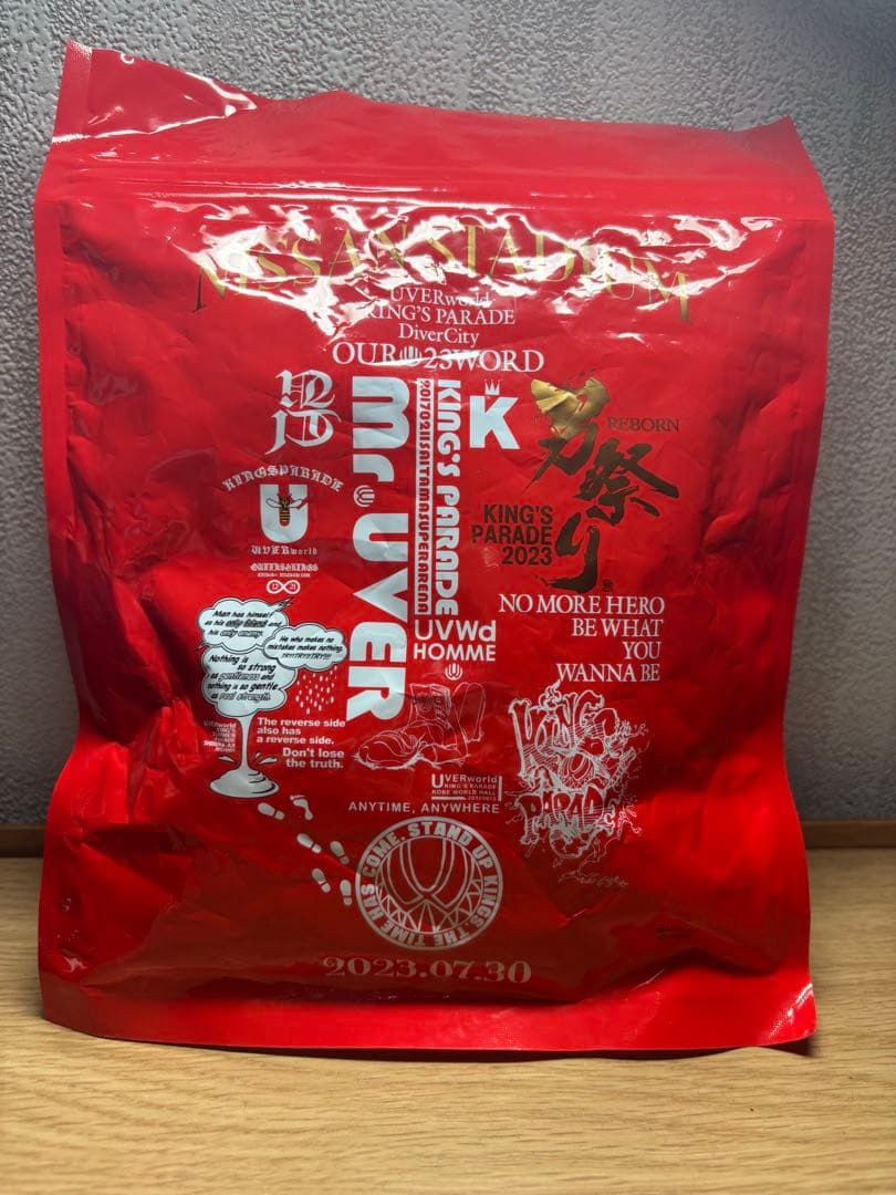 UVERworld グローブ 日産スタジアム 中古