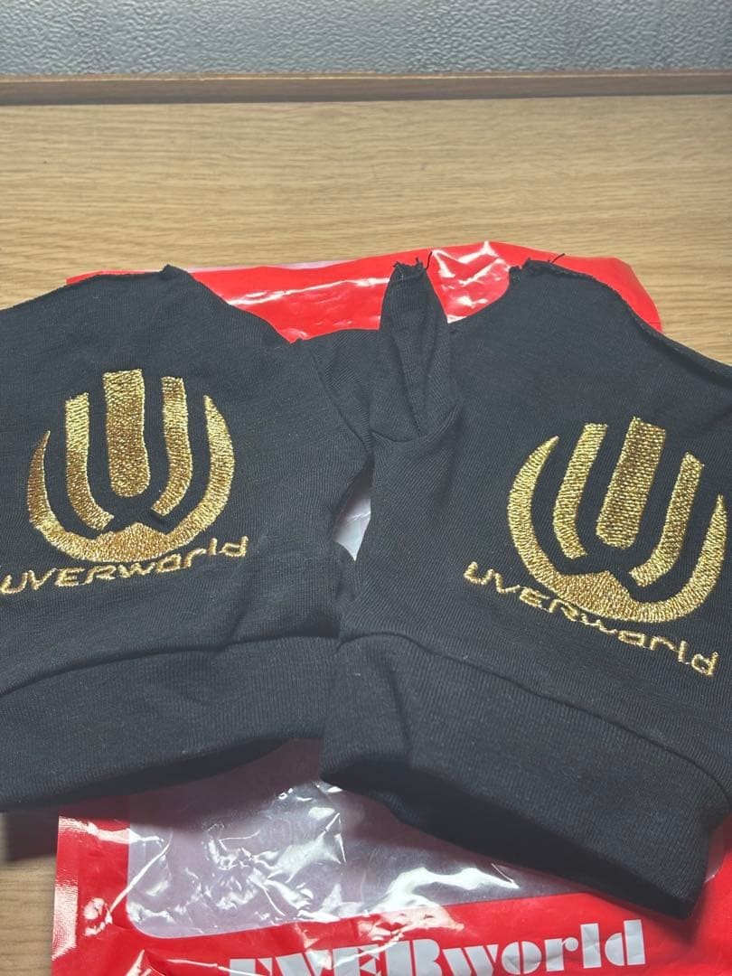 UVERworld グローブ 日産スタジアム 中古