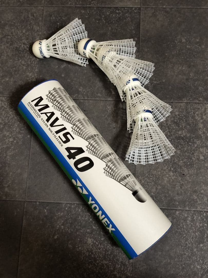 YONEX　ラケット2・ケース2・シャトルコックセット