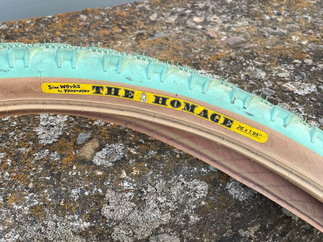 シムワークス　THE HOMAGE タイヤ 26×1.95\" オマージュ