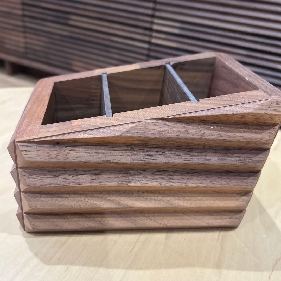 ma　【非売品】karimoku カリモク 木製ペン立て リモコンスタンド