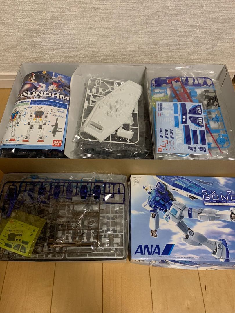 バンダイANAオリジナルカラー　メガサイズ ガンダム、HG ガンダム