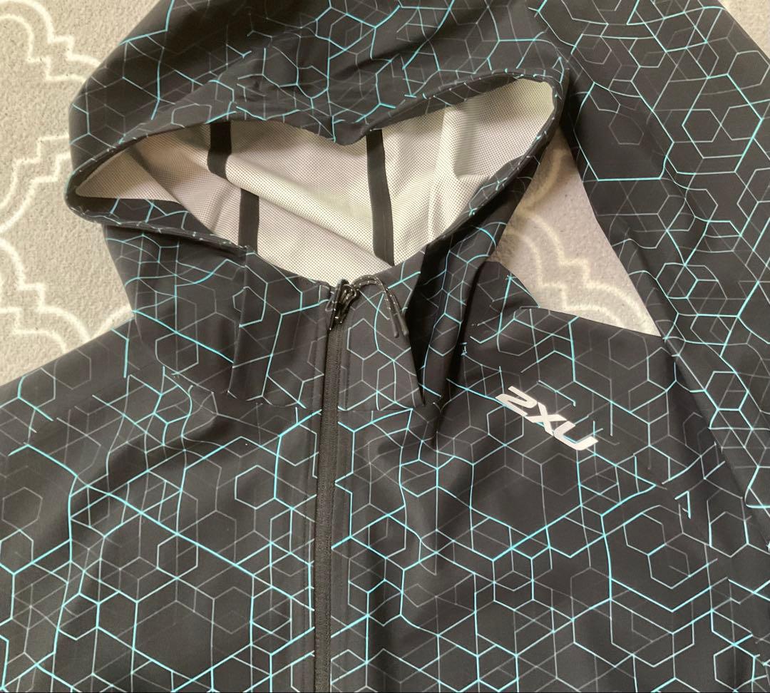 2xu ジャケット　ウィンドブレーカー