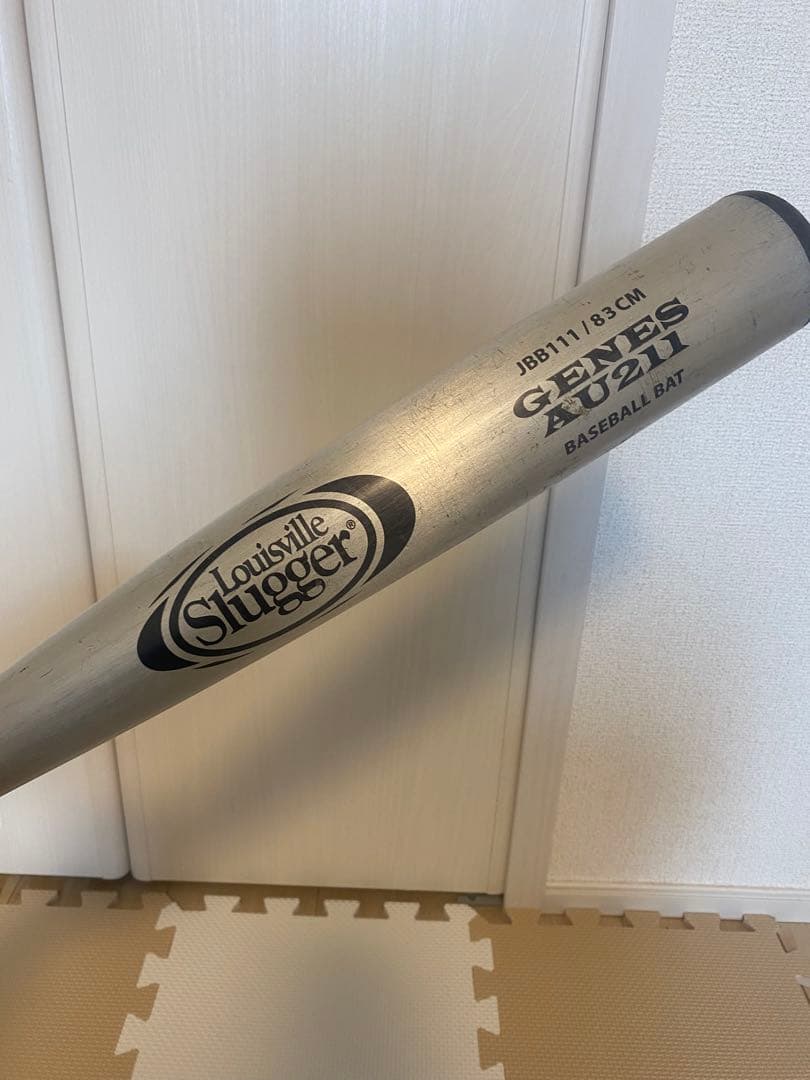 Louisville Slugger GENESAU211 83cm 硬式バット
