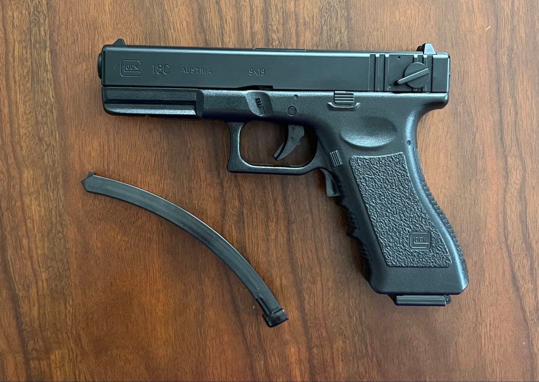 美品　東京マルイ　カスタム　グロック18C Glock 電動ブロ　金属ピニオン