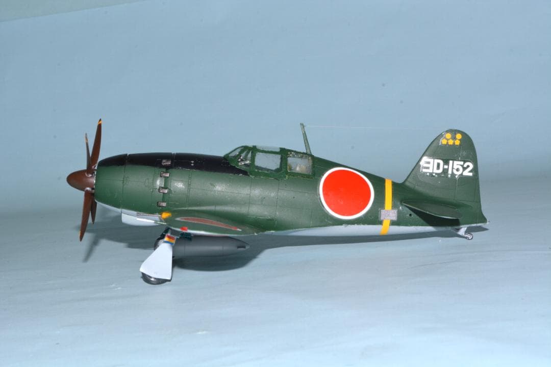 [完成品］1/48　日本海軍局地戦闘機『雷電』21型　第302海軍航空隊