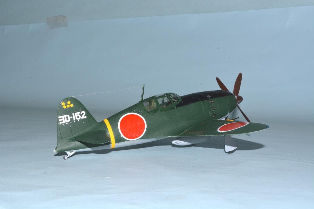 [完成品］1/48　日本海軍局地戦闘機『雷電』21型　第302海軍航空隊