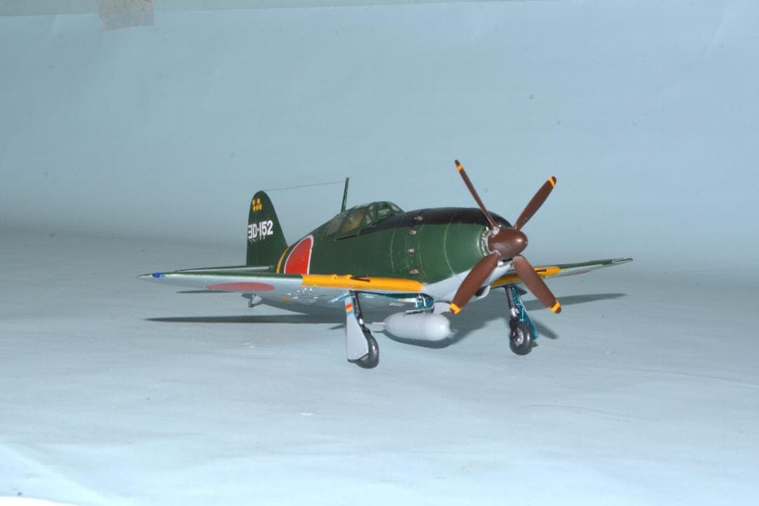 [完成品］1/48　日本海軍局地戦闘機『雷電』21型　第302海軍航空隊