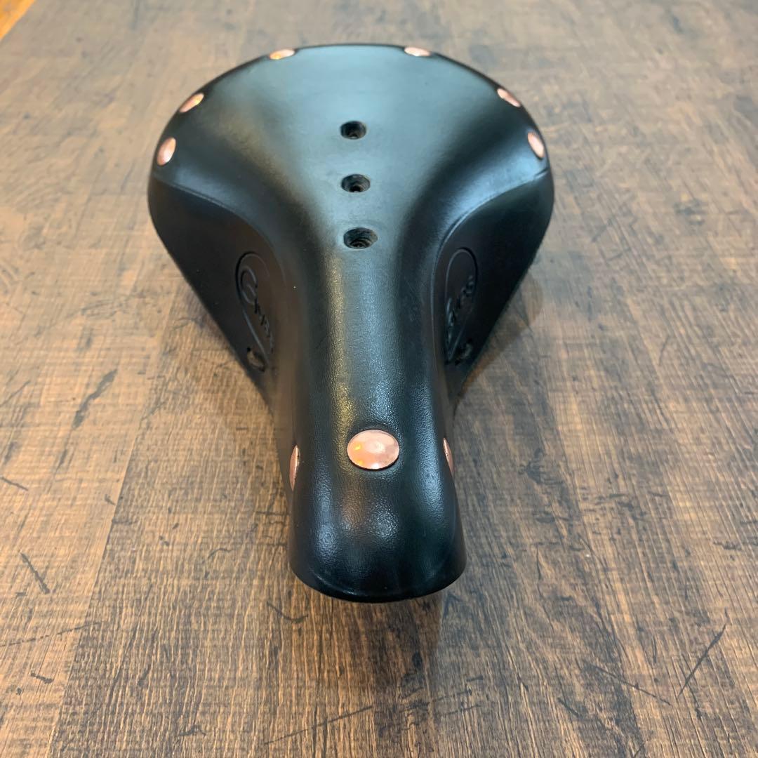 【未使用品】Gyes クラシックレザーサドル ブラック 本革