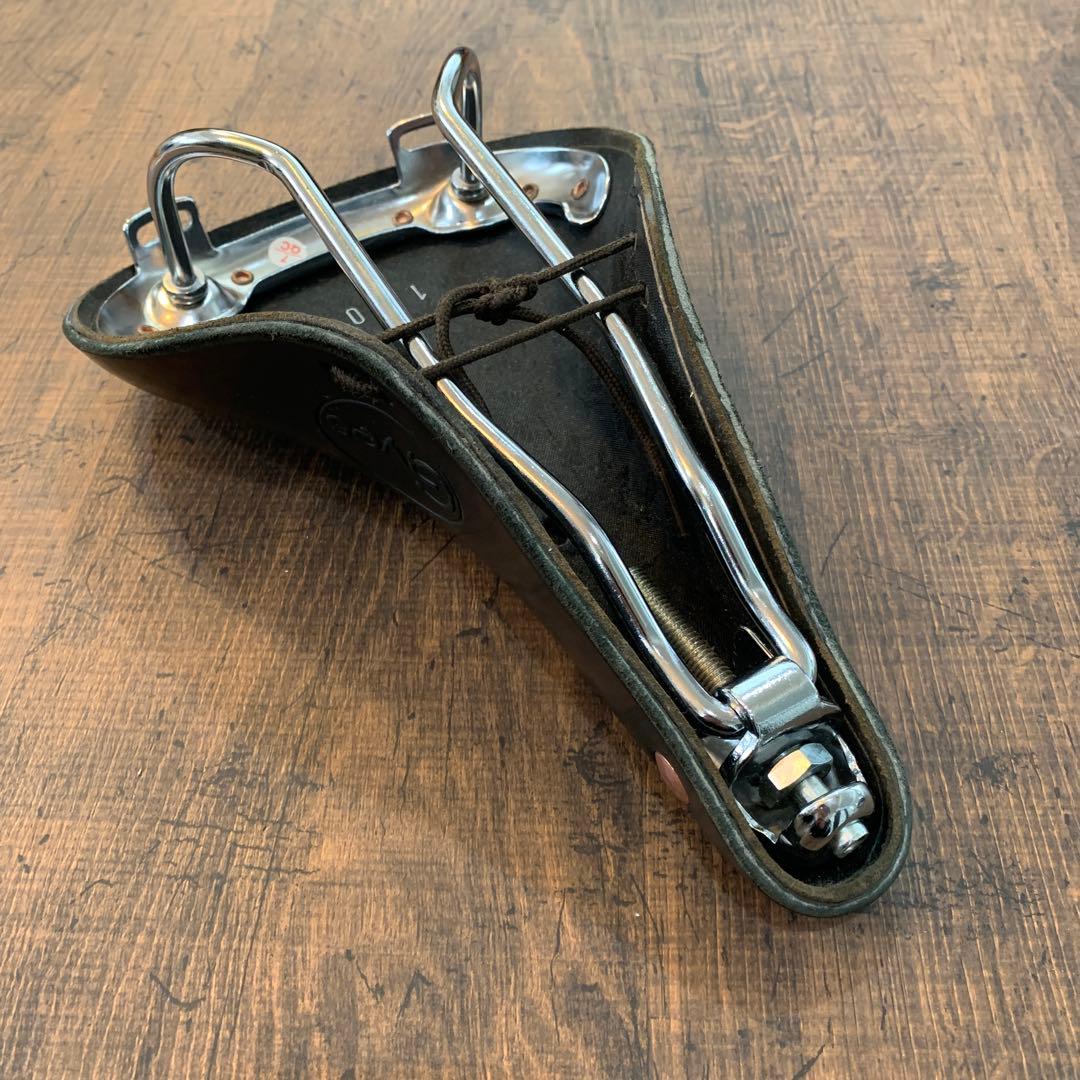 【未使用品】Gyes クラシックレザーサドル ブラック 本革