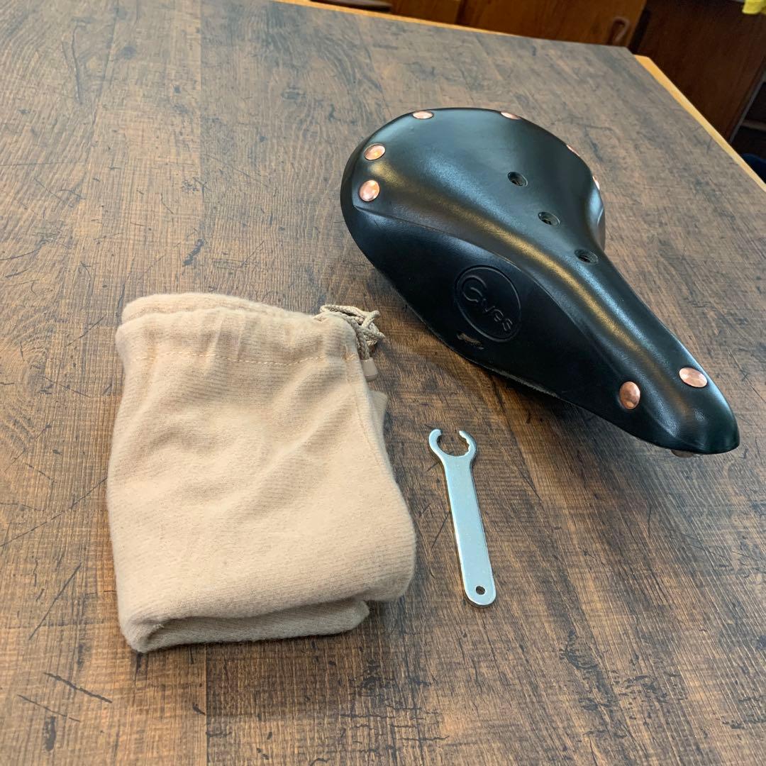 【未使用品】Gyes クラシックレザーサドル ブラック 本革