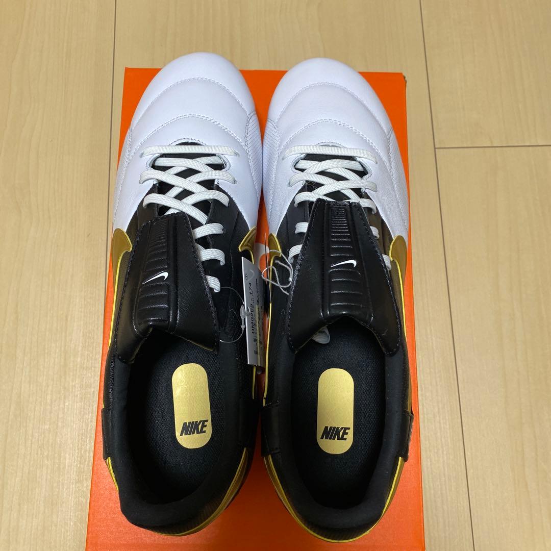 新品未使用・送料無料 ナイキ サッカースパイク プレミアIII FG 28.5