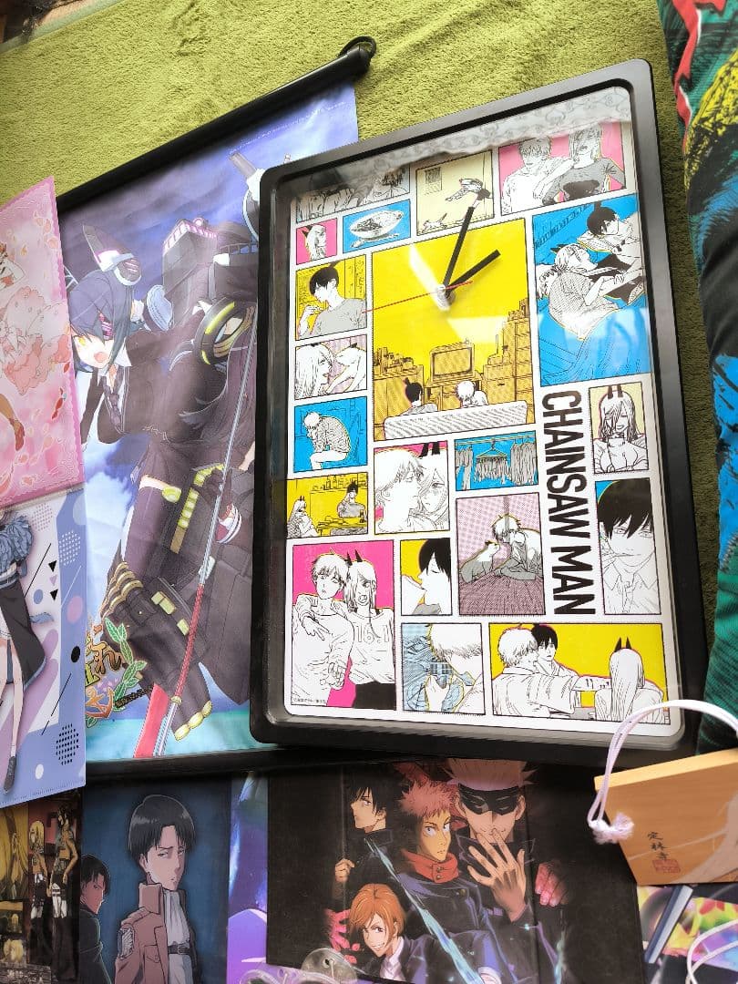 アニメグッズまとめ売り タペストリー 時計 クッション CD DVD 缶バッジ