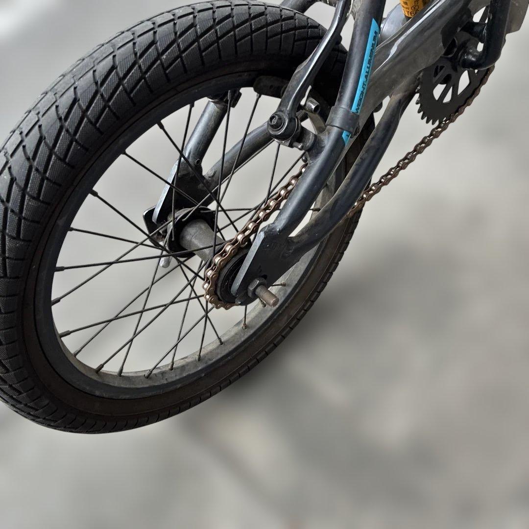 16インチHaro 子供用自転車 シュレッダー ブラック/ブルー