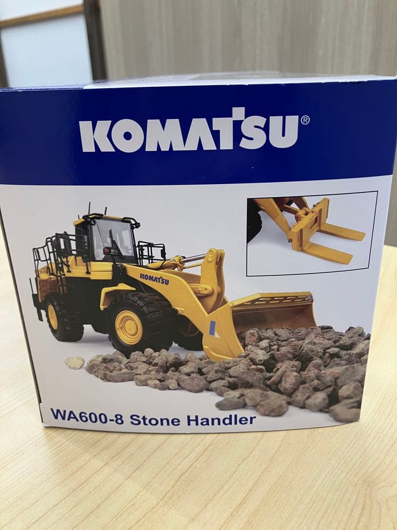 KOMATSU WA600-8 Stone Handler 1/50スケール