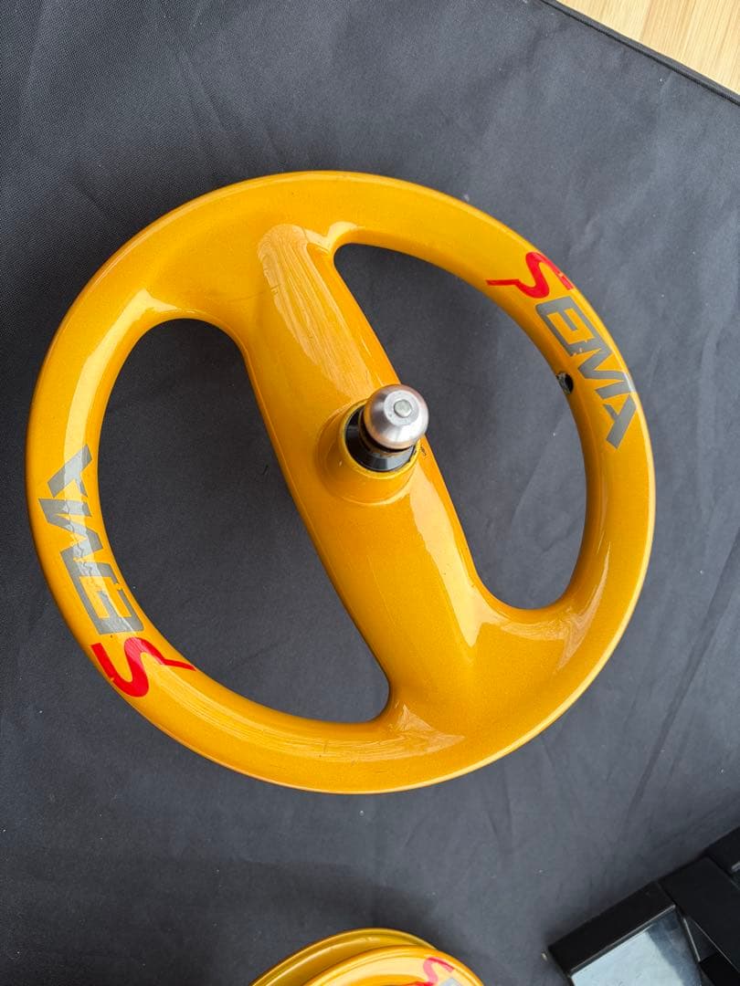 【中古】SEMA 12インチ　カーボンホイール　OLD95 ランバイク　ホイール