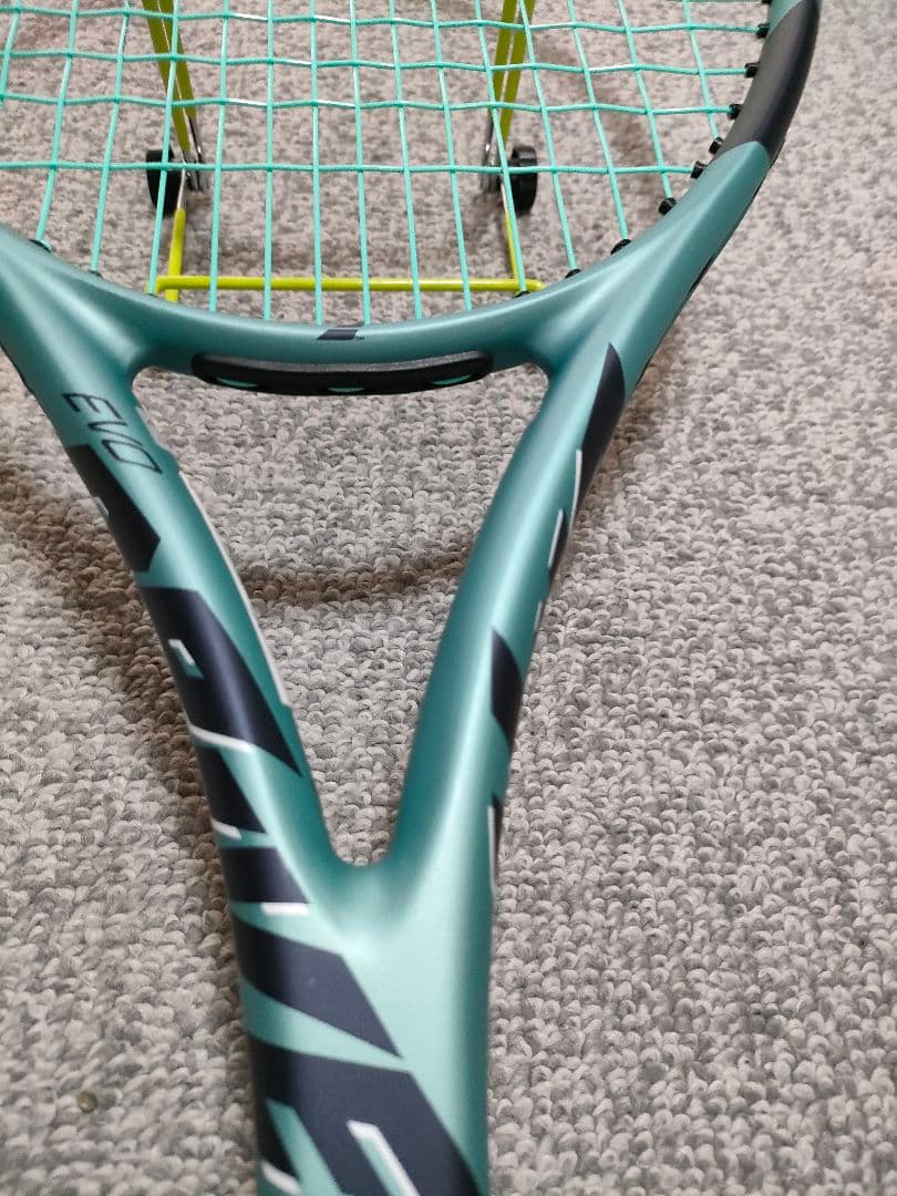 最新版270グラム　G2　BABOLAT EVODRIVE バボラエボドライブ