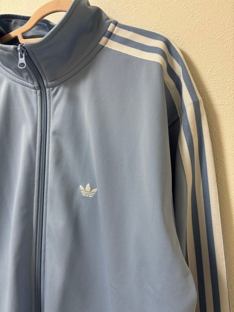 adidas トラックジャケット ライトブルー M