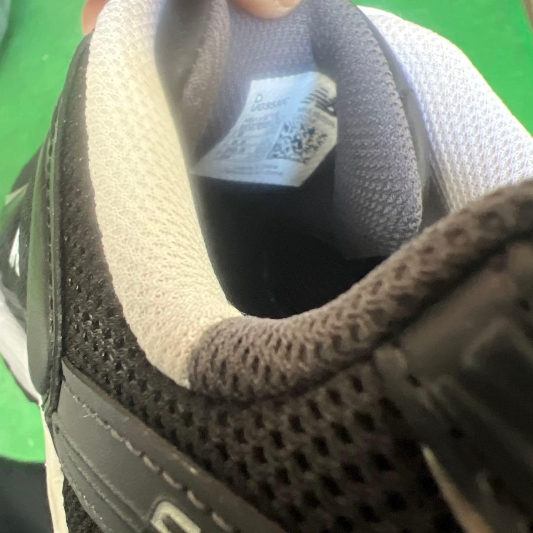 New Balance 990v5 ゴルフシューズ (ブラック/ホワイト)