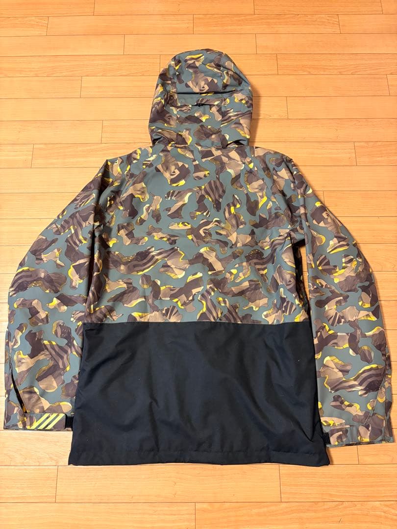 Mサイズ adidas 迷彩柄スノーボードウェア ジャケット