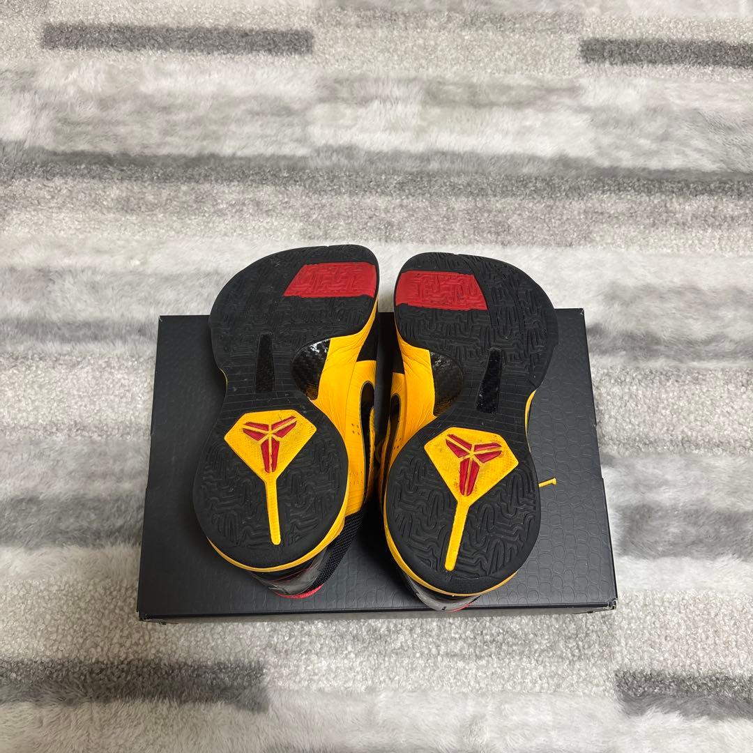 シューズ(男性用) Kobe5 Bruce Lee