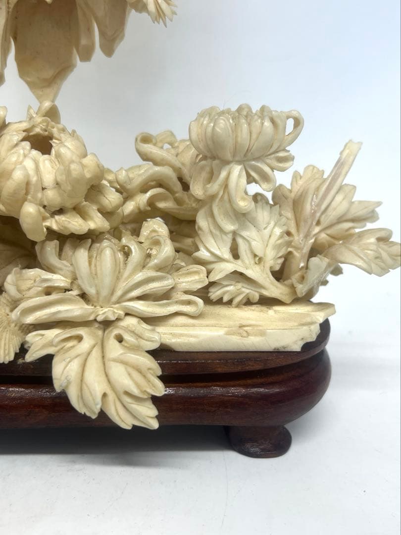 極上彫刻　山子、マンモス？骨？鯨歯？ 重さ/1803g