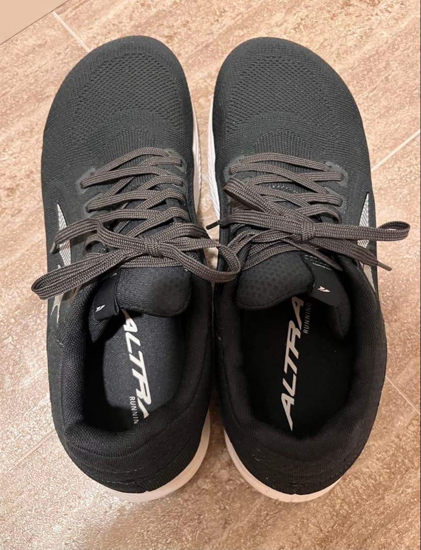 ALTRA ランニングジュース ブラック