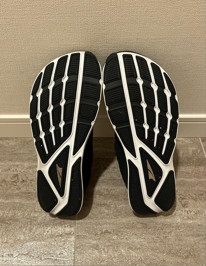 ALTRA ランニングジュース ブラック