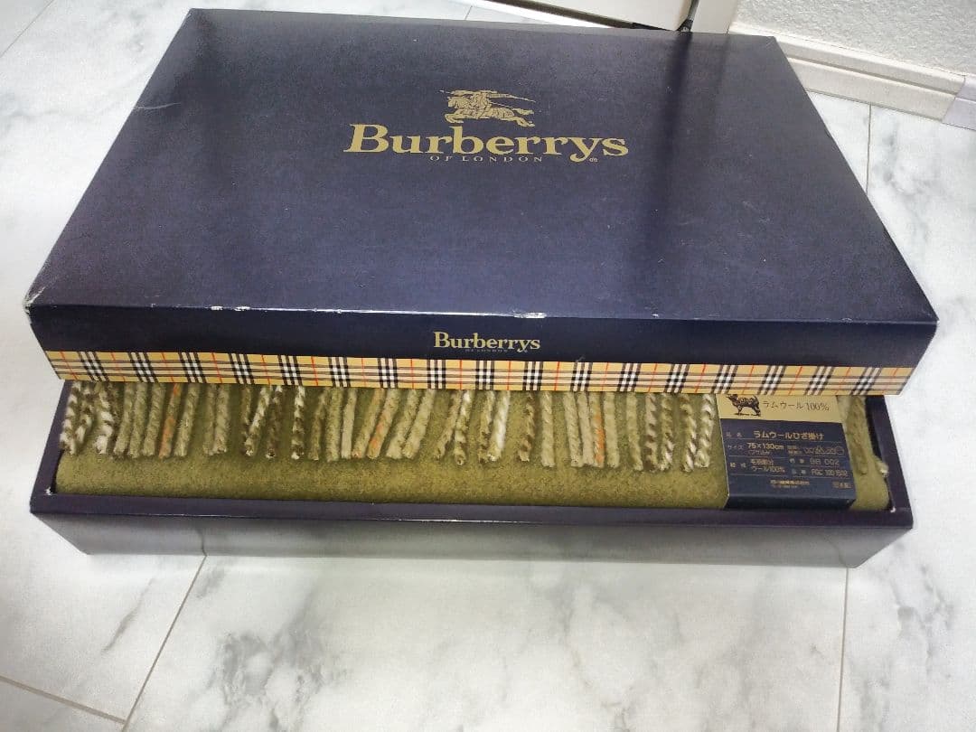 BURBERRYひざ掛け