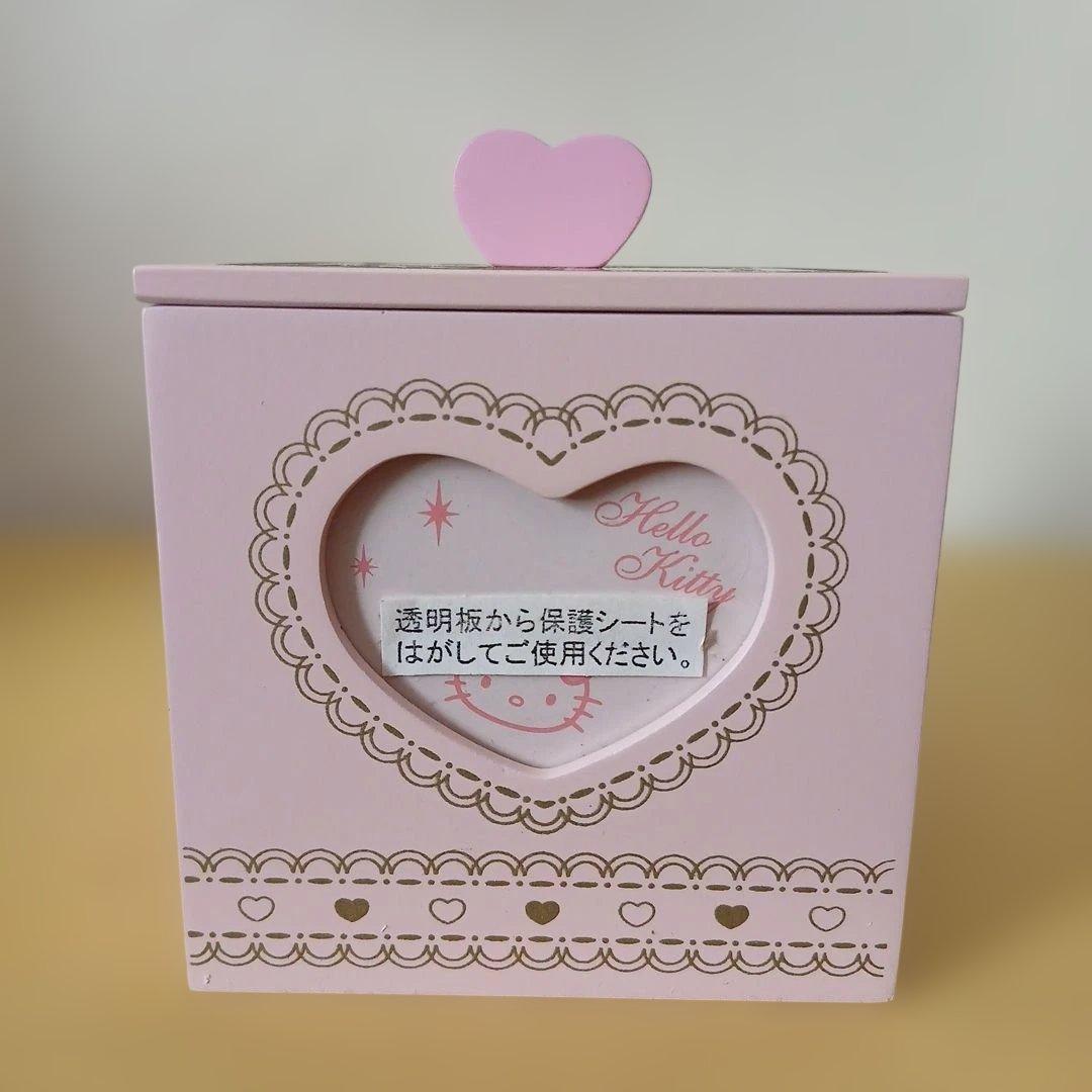 ハローキティ　非売品小物入れ　フラワーアレンジ　お花小物入れ　3点セット品