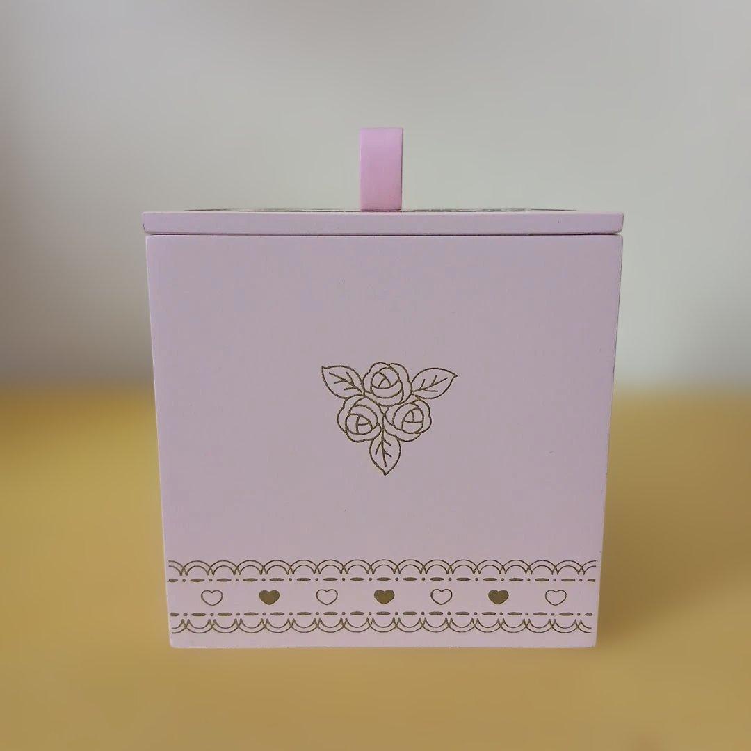 ハローキティ　非売品小物入れ　フラワーアレンジ　お花小物入れ　3点セット品