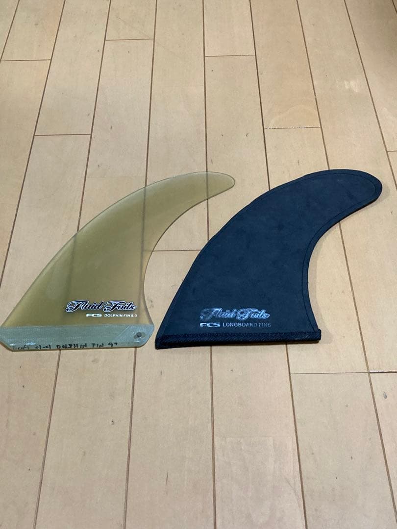 美品　Fluid Foils Dolphin Fin 9.0 スモーク